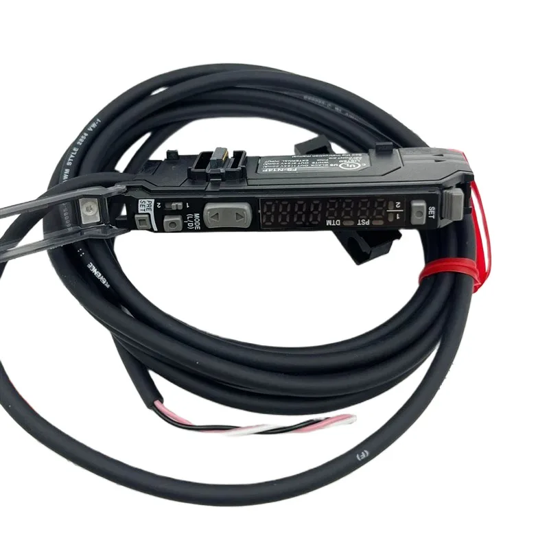 FS-N14P Новый оригинальный цифровой оптоволоконный усилитель кабельного типа KEYENCE PNP, в наличии, добро пожаловать на запрос.