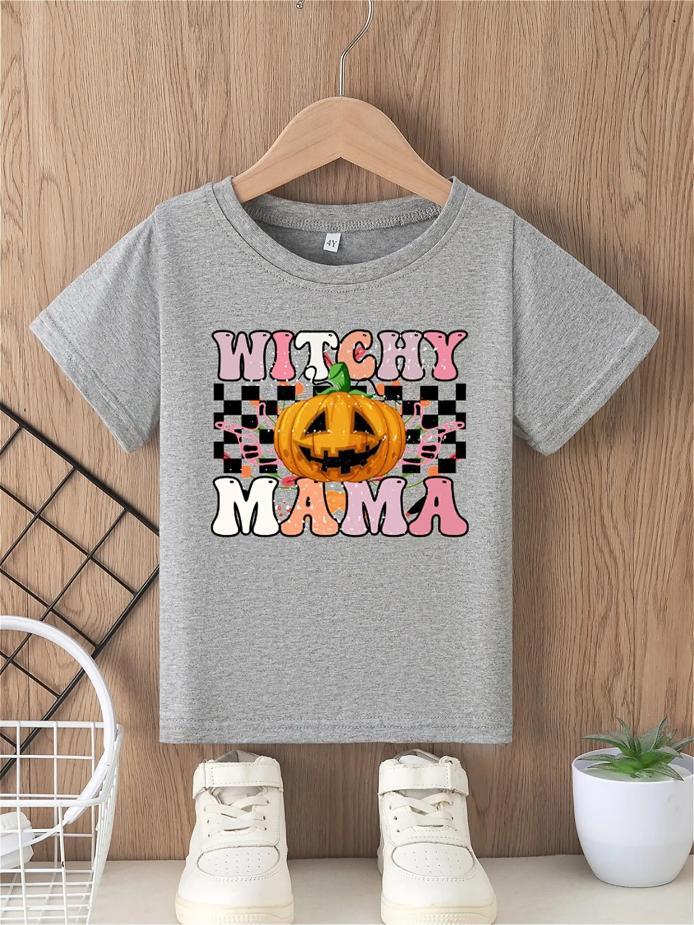 

Футболка для девочек на Хэллоуин, модный и универсальный топ с круглым вырезом и короткими рукавами с буквенным принтом ведьмы и мамы