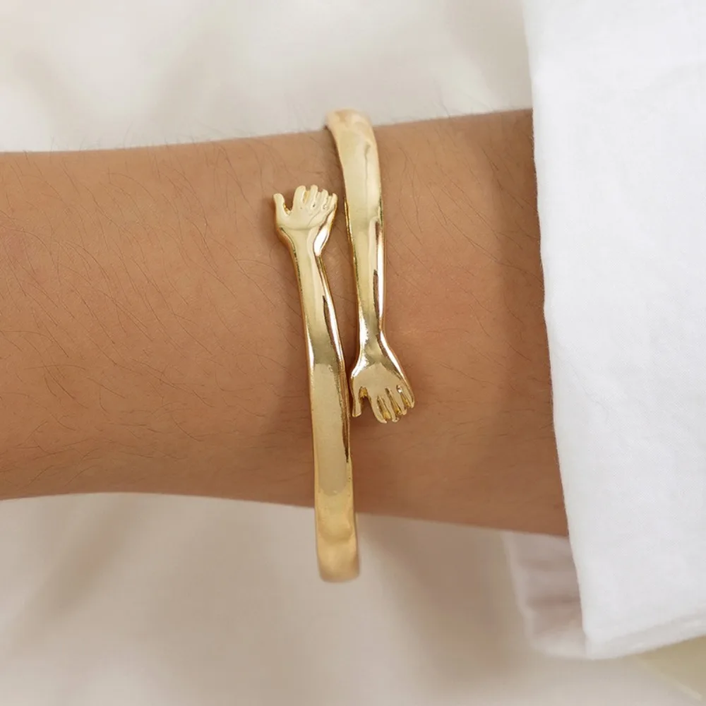 New Creative Exquisite Gold Color Embrace Heart Gesture Adjustable Bangles for Women Men Romantic Valentine Dating Jewelry Gifts