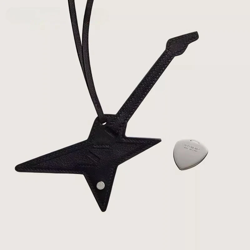 

2026 high-end handmade genuine leather guitar bag hanging with stainless steel paddle keychain bag pendant