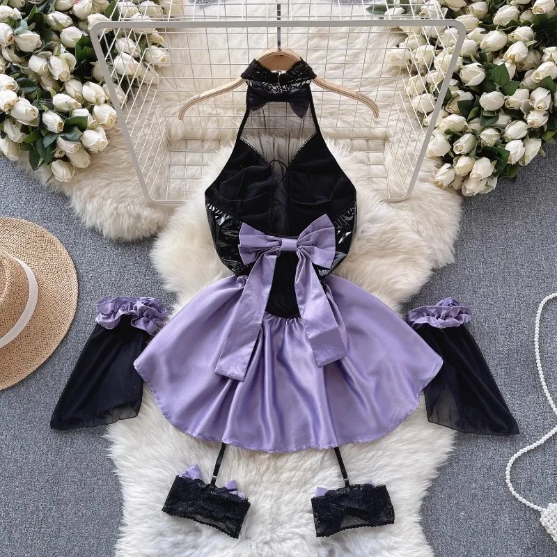 女性のための光沢のあるパテントレザージャンプスーツ,透明なパッチワーク,オープンクロッチと取り外し可能なセットを備えた裸の肩を持つジャンプスーツ