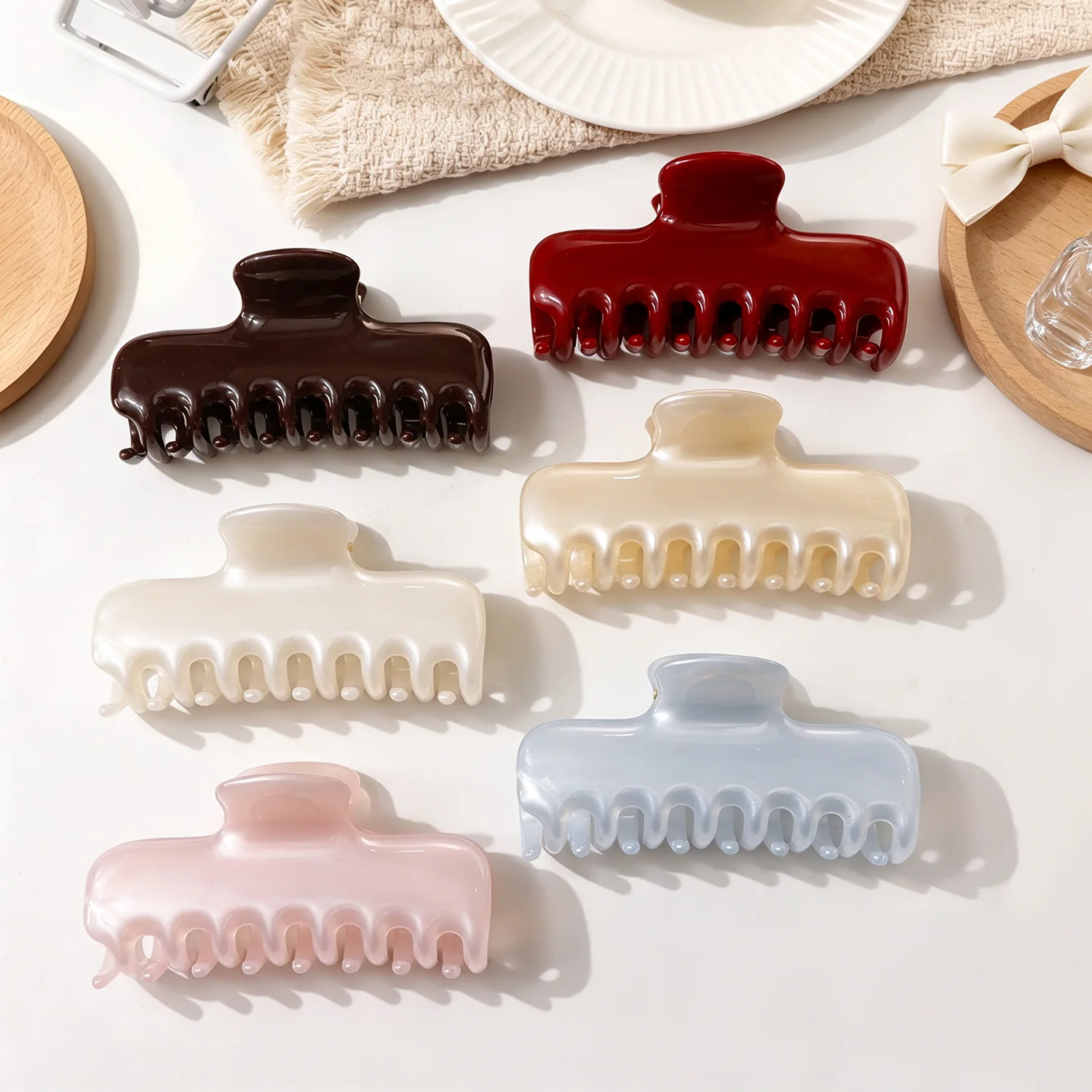 Large Hair Claw Glossy Finish Claw Hair Clips Strong Hold Grab Cute Hair Accessories Pearl Claw Hair Clips 6 Colors