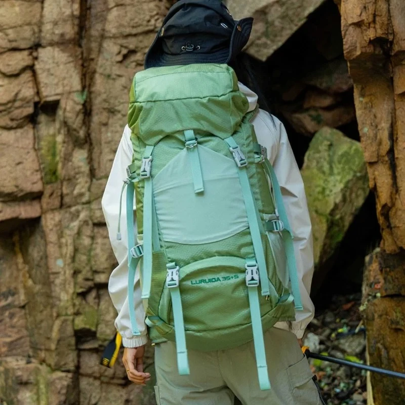 

New Large Capacity Waterproof Hiking Backpack Outdoor Sports Skiing Bag Nylon Unisex Urban Outdoor Trekking Rucksack