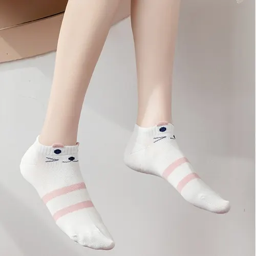 Women's Socks & Hosiery