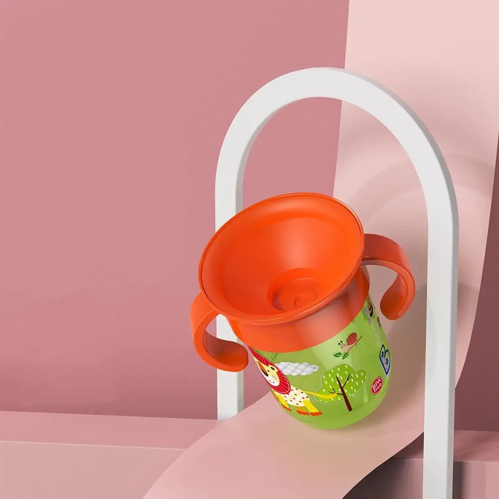 Taza de entrenamiento para niños pequeños con animales de dibujos animados, tapa abatible giratoria 360, botella de agua para bebés sin BPA con doble asa