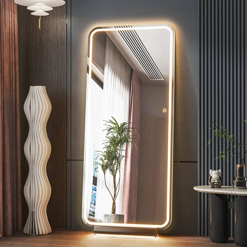 

Зеркало в полный рост. Напольное зеркало. Бытовое приспособление с подсветкой. Умное зеркало для макияжа из цельного дерева.