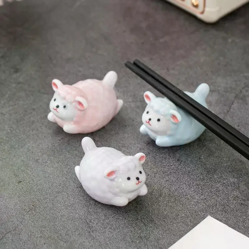 (1pc Ceramic Little Sheep Chopstick Rack Spoon Fork Stand Chopsticks Rest Pillow Kitchen Tableware Dinner Accessories)