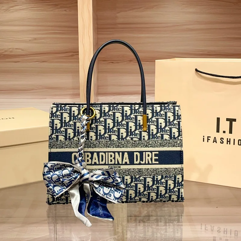 

Роскошная текстурированная ретро-сумка для подгузников для женщин, стильная сумка через плечо, уникальная дизайнерская кожаная сумка-мессенджер и сумка-тоут на плечо.