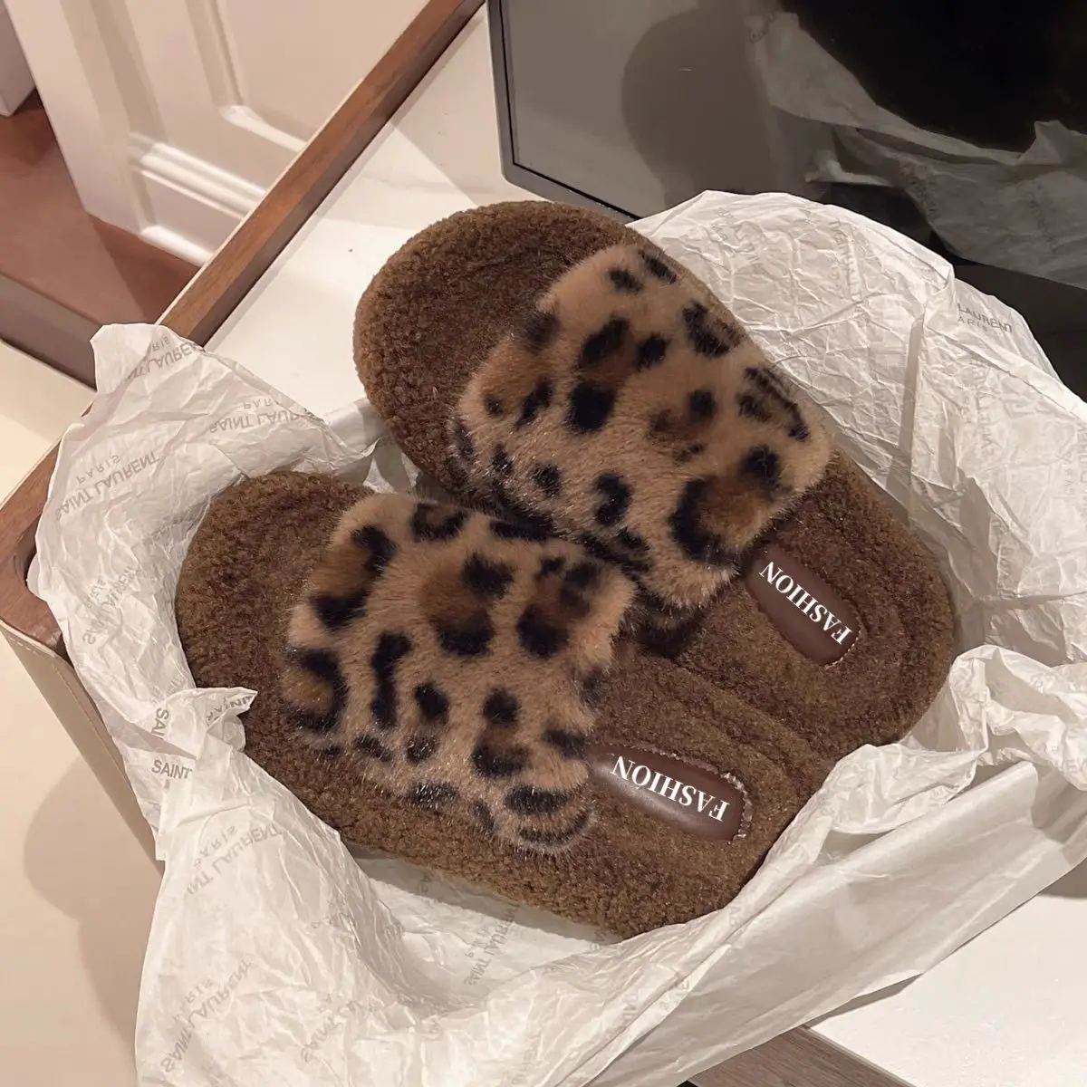 

Women's Plush Slippers Fluffy Leopard Print Vintage Fashion Soft Sole Comfortable Home Flip-flops Sandalias De Mujer