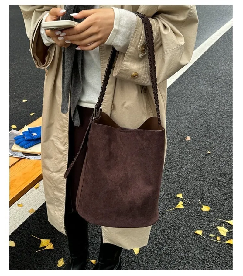 Mehrfarbige Wildleder-Schultertasche mit Verstellbarem Riemen, Lässiger Stil für Tägliches Einkaufen, Verabredungen, Pendeln und Kurzreisen – Detail 4