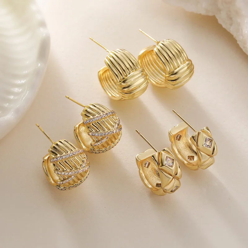 

European and American Style Copper Plated 18K Gold Inlaid Zircon C-Shaped Vintage Earrings for Women, Niche Versatile Punk Earri