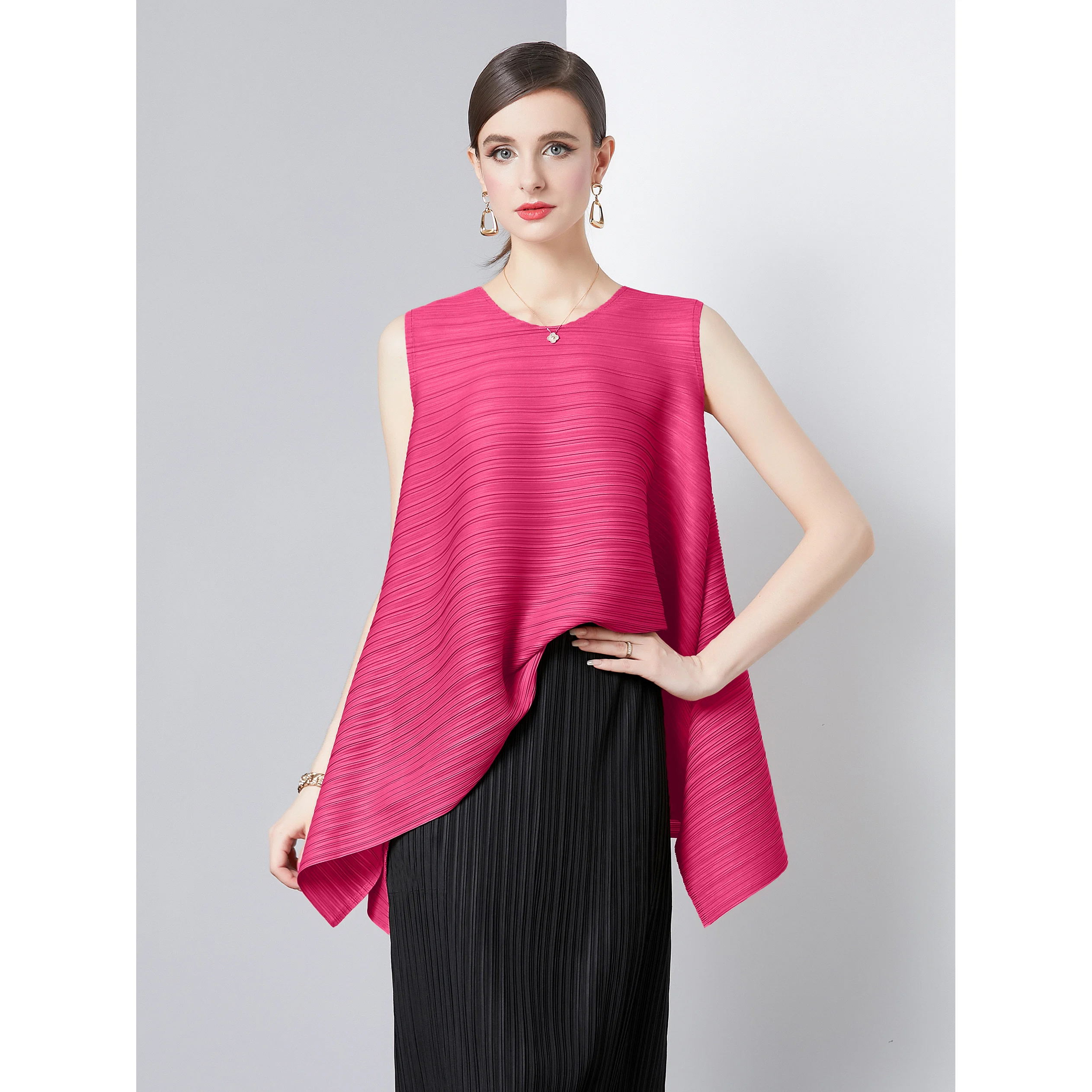 Miyake 2024 Summer Round Neck Sleeveless Head Loose Fit Plus Size Slimming Vest Solid Color Versatile Pleated A-line T-shirt