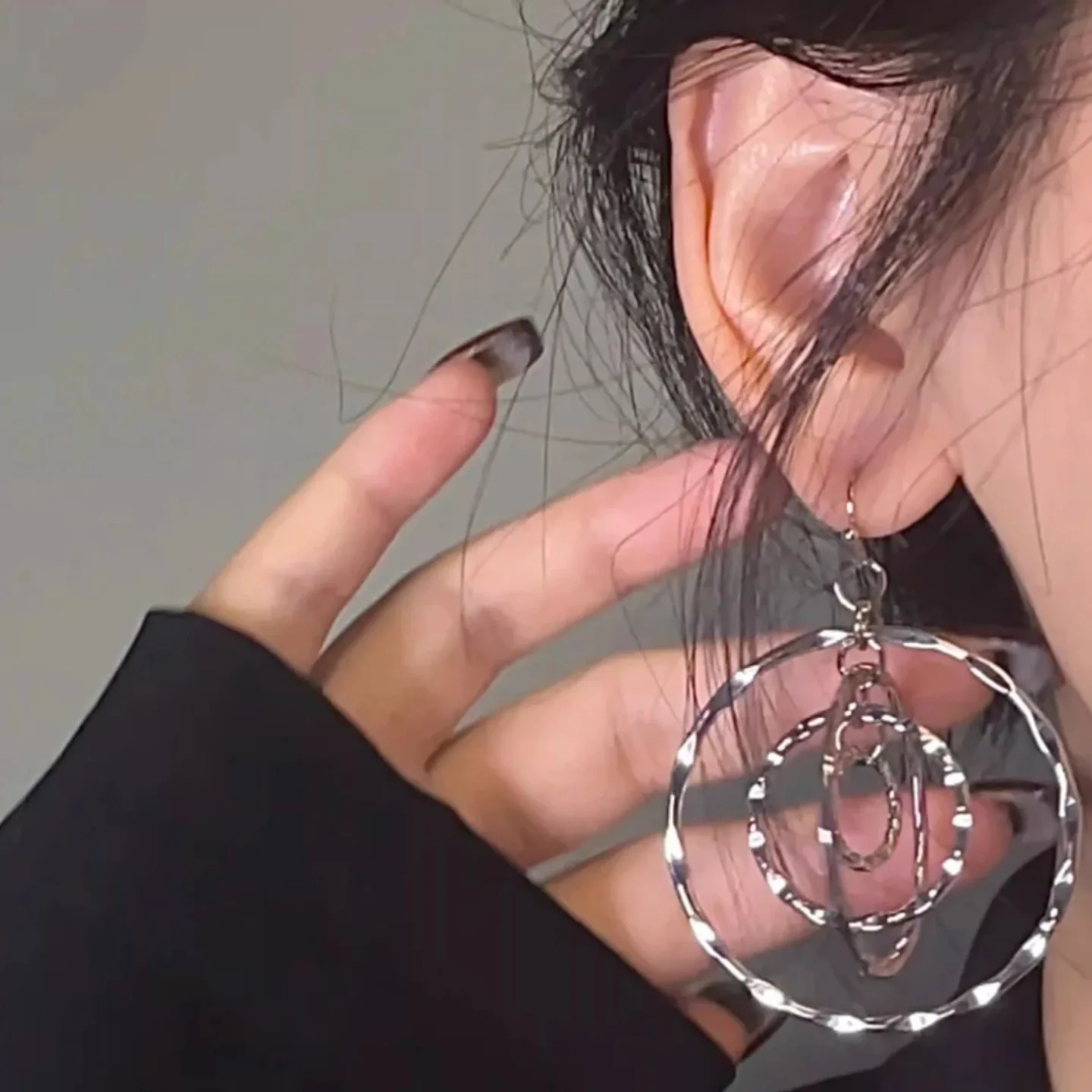 أقراط كلاسيكية متعددة الطبقات مجوفة مستديرة للنساء تصميم فريد من نوعه إكسسوارات مجوهرات بسيطة هدية عيد ميلاد للفتيات