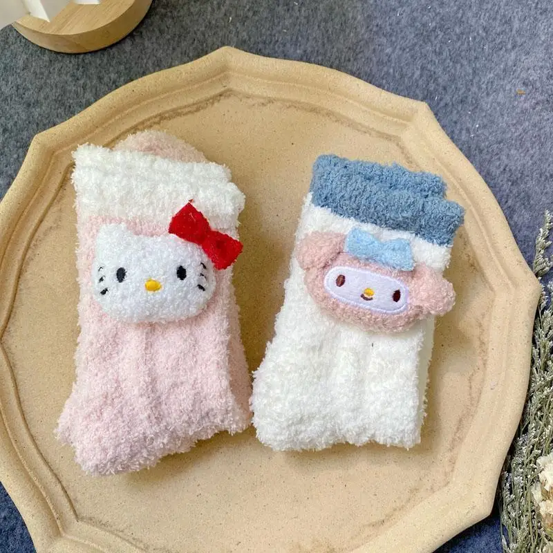 Kawaii Hello Kitty Kuromi calzini di peluche calzini di velluto corallo roba di peluche cose Cinnamoroll Melody peluche calzino inverno caldo