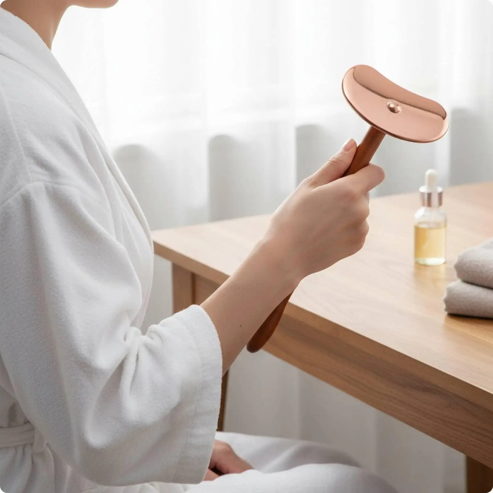 Long Handle Copper Rosewood Massage Scraper Smooth Edge Body Therapy Board for Self Massage