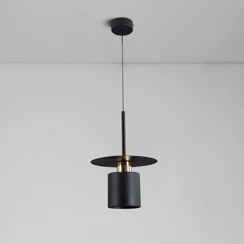 Plafonnier Suspendu Noir à Tête Unique, Design Nordique Moderne, Luminaire Décoratif de Plafond, Idéal pour une Salle à Manger, un Restaurant ou une Cuisine