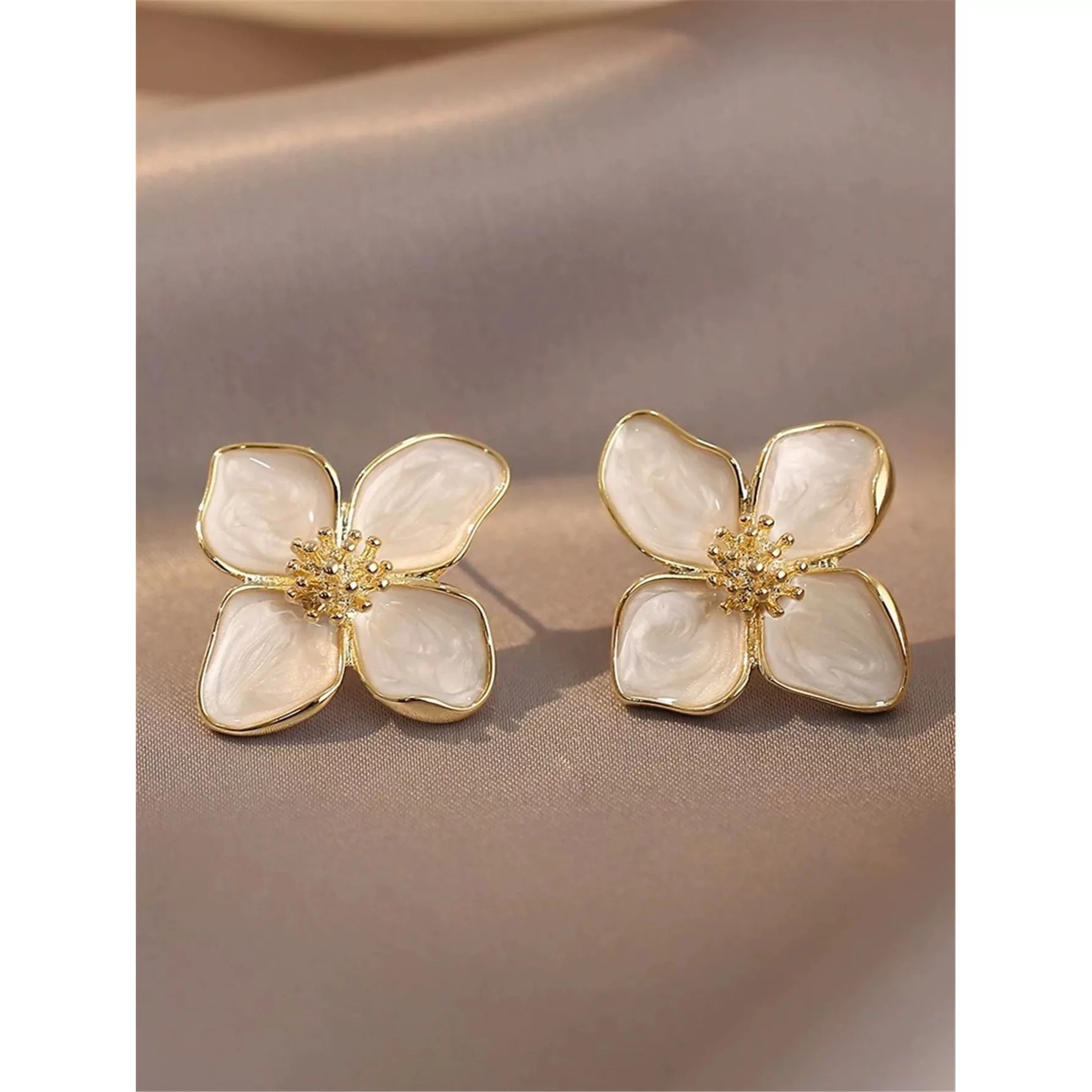 

Fashion Korean Women Retro Drip Glaze Red Flower Earrings Women for Delicate Earrings Luxury Couple Engagement Jewelry Gift