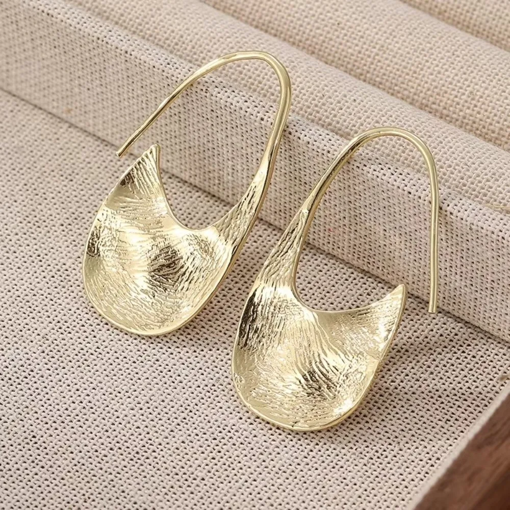New Golden Pleated Earrings for Women Retro Anti-allergy Hoop Earrings Exaggerated Light-weight Pendant Earrings Everyday Wear