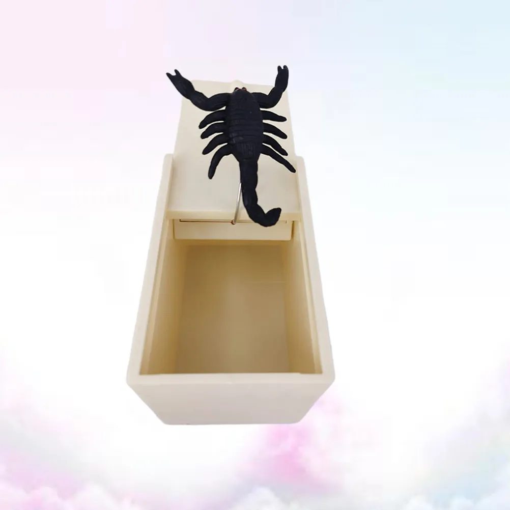 

2Pcs Wooden Prank Joking Scorpion Trick Prop Easy Startle April Fool Fun Gift Tricky Toys Scorpion Toys