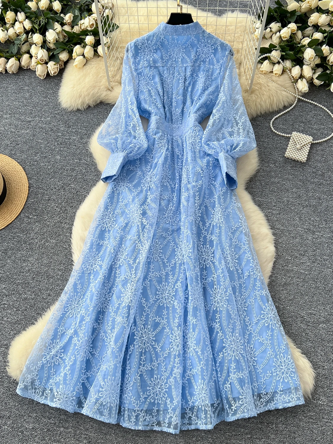 Vestido Retro E F 2025 Novo de Alta Qualidade com Gola Alta, Botão Único, Cintura Ajustável e Saia Longa de Tul...