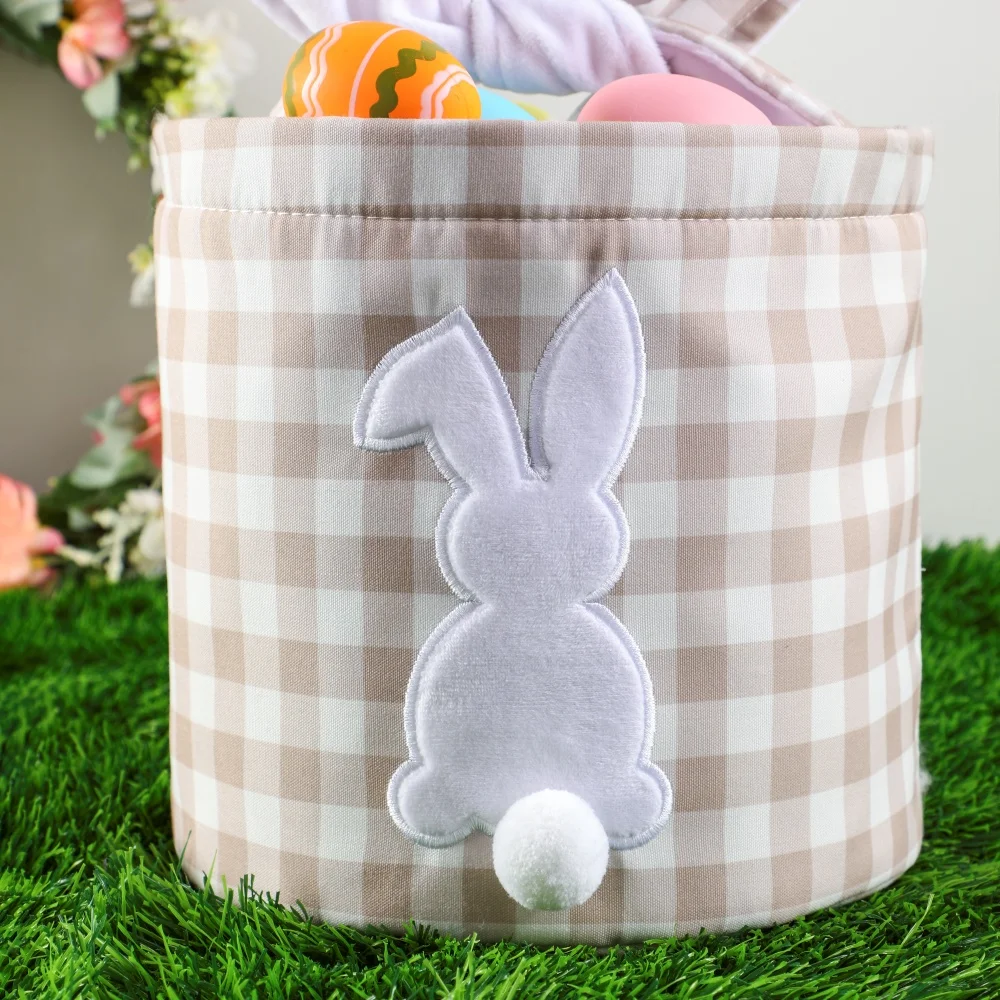 Karierter Osterkorb mit verstellbaren Hasenohren und weißer Hasenapplikation, niedliche Süßigkeiten-Geschenktüte für Kinder, Eierjäten, Frühlingsfeier – Detail 1