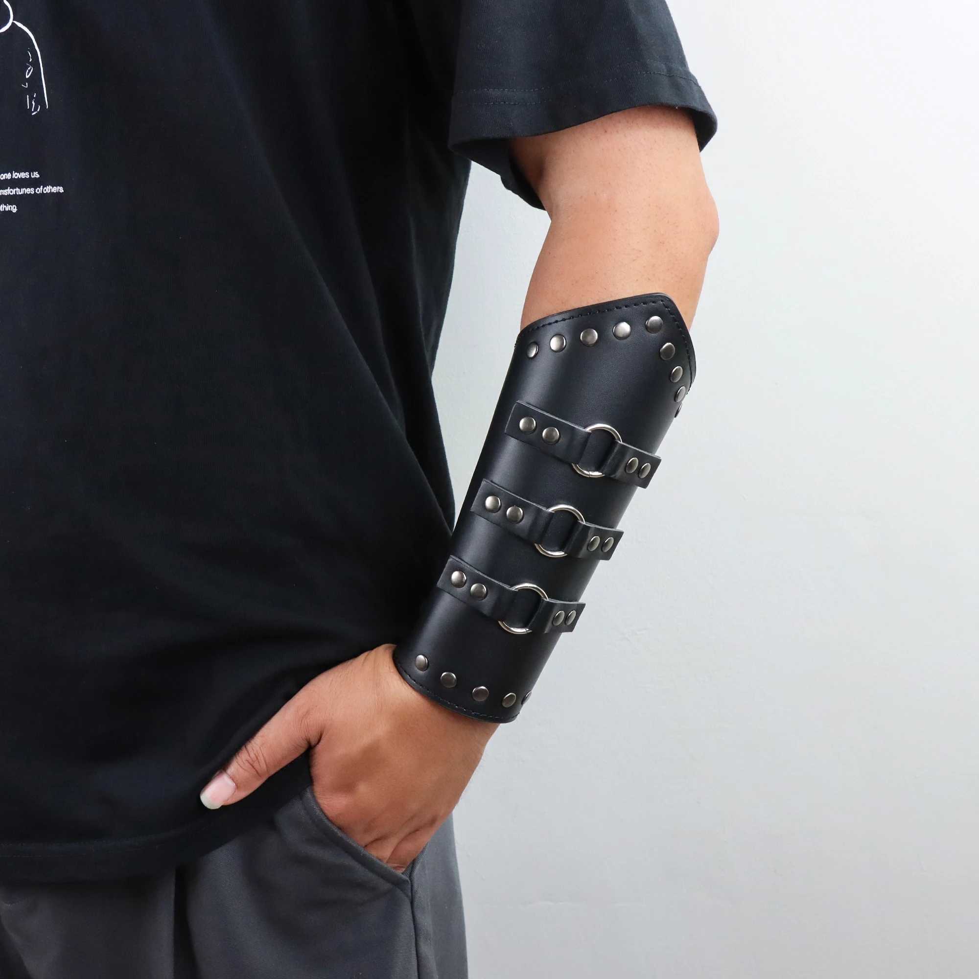 Medieval Armor Men Cosplay Arm Warmers Lace-up Viking Pirate Knight Gauntlet Wristband Bracer Steampunk Accessories Cosplay Prop