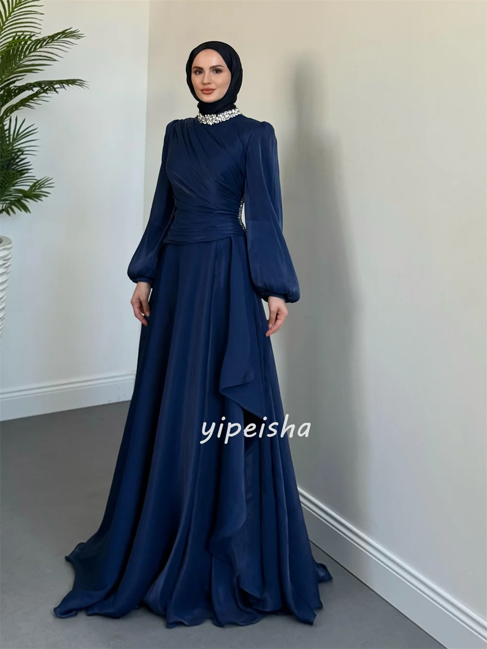 تخصيص رائعة مطابقة حجر الراين Ruched ألف خط عالية الياقة فساتين طويلة فساتين مناسبة مخصصة أزياء عالية الجودة