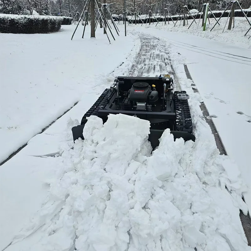 Remote Control Lawn Mower Supports Customized Installation of Snow Shovel and Remote Adjustment of Height