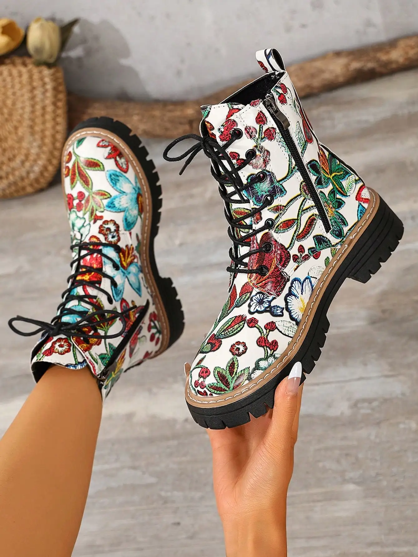 Botas de Mujer Estilo Boho con Bordado y Suela Gruesa, Botines con Estampado Floral y Suela de Tacón Grueso sx260414214369578335178