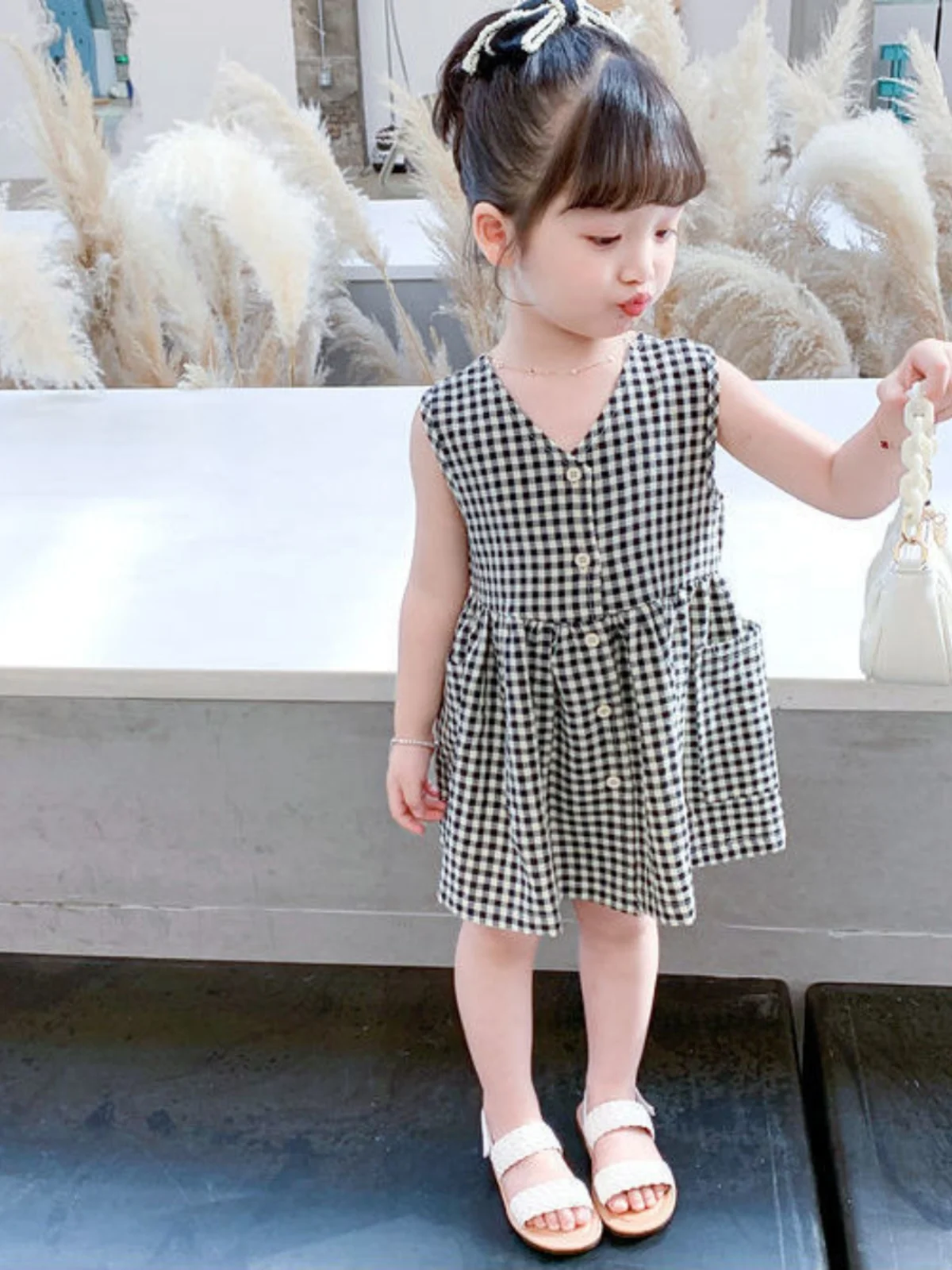 여름 체크무늬 스트랩 드레스 캐주얼 슬리브리스 여아용 앞뒤 착용 가능 패셔너블한 면 혼방 얇은 소재 노슬리브