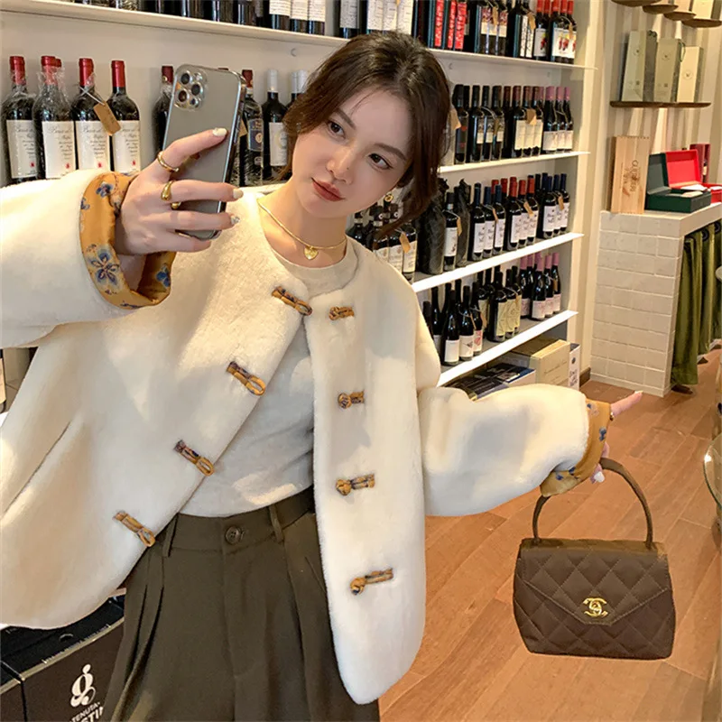 2024 winter new Chinese style Korean version short round neck real lamb fur integrated sheep shearing fur coat for women