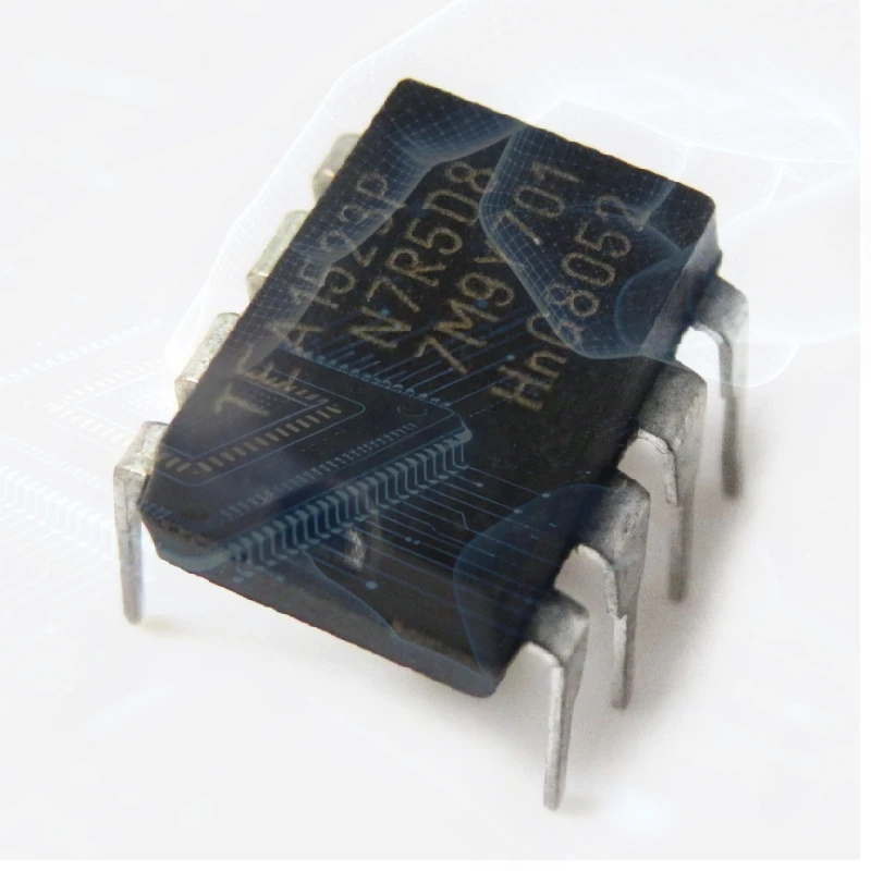 (5-10-20-30-100PCS) 2AS01 DIP-8 ICE2AS01