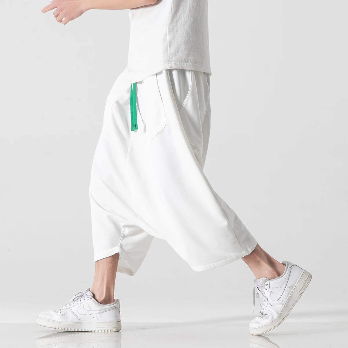 Men Chinese Style Wide-Leg Pants Men Hanging Crotch Hip Hop Bloomers Skirt Pants Ancient Male Loose Kung Fu Calf Lenght Trousers