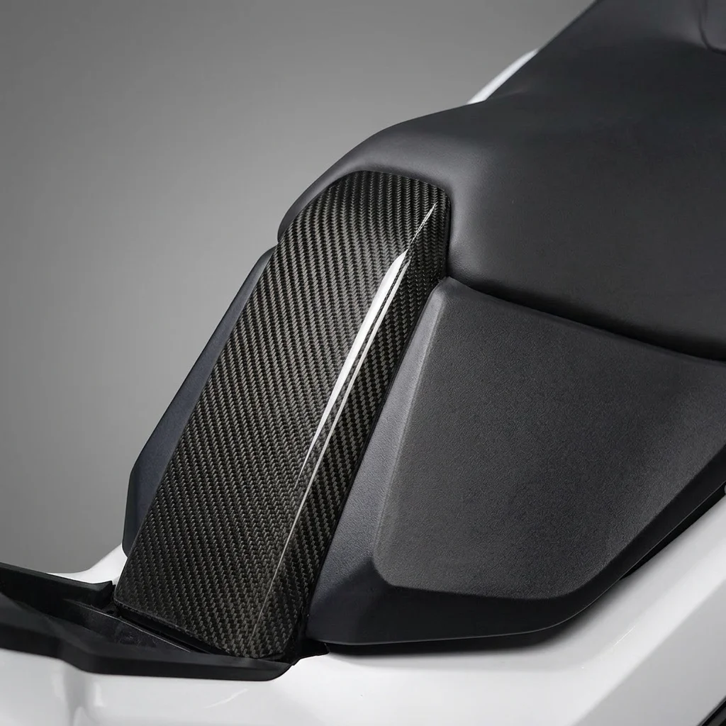 Per HONDA ADV 350 2025-2026: Copertura Centrale del Telaio in Fibra di Carbonio per Moto