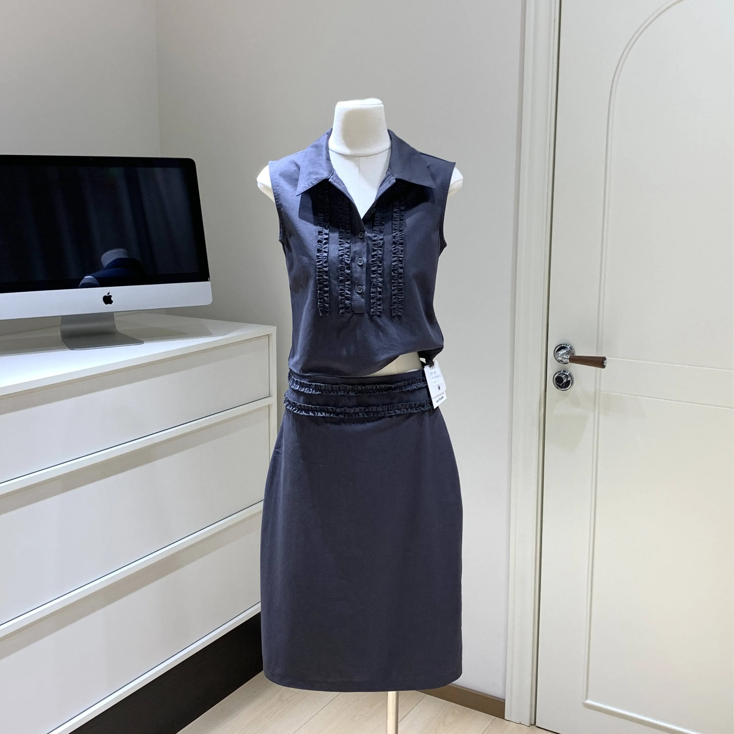 

Women's Summer Elegant Ruffles Two Pieces Skirt Set Lady Turn Down Collar Sleeveless Short Shirt Top + A Line Midi Skirt