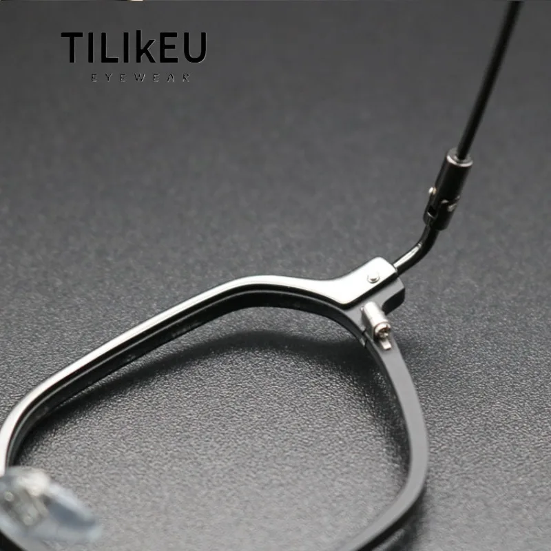 Limited Designer Item Carbon Fiber Eyeglasses Frames Unique Polygonal Style Pure Titanium Temples Men's Retro Ultralight Eyewear