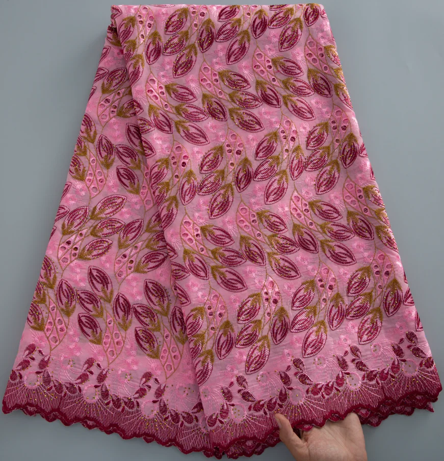 Luxuriöser rosa Wein-Schweizer Voile-Baumwoll-Spitzenstoff mit Blattstickerei und Steinen, afrikanische Trockenspitze für nigerianische Hochzeits- und Partykleider, 5 Yards