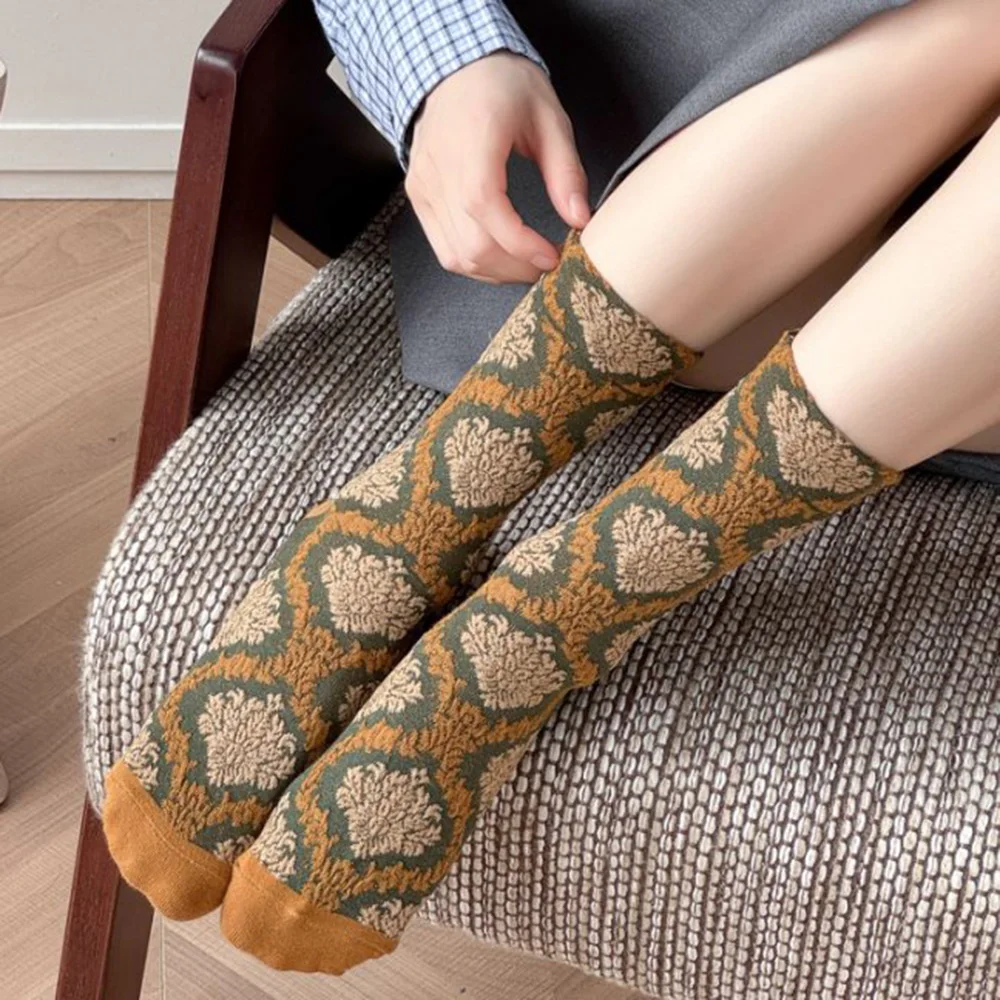 Tube moyen femmes chaussettes Style européen américain mignon impression mode rue femme chaussettes automne hiver longues chaussettes décontractées