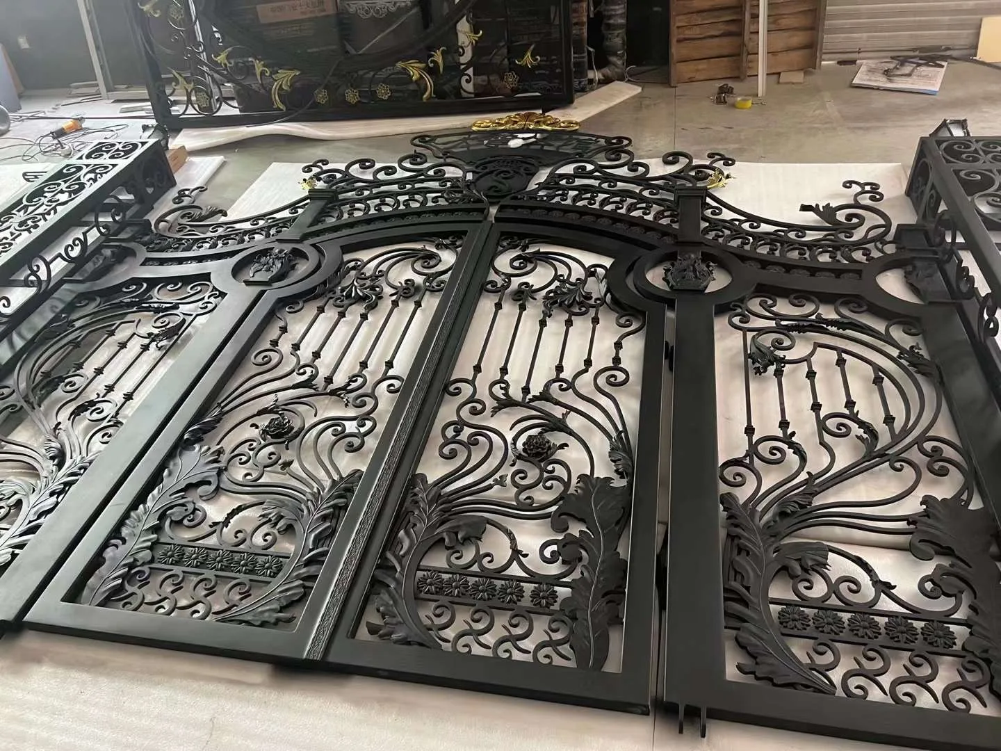 Iron Gate Driveway Gate Entrance Main Wrought Iron Gates Designs Luxury Double House Garden Security Grill Design Sliding Swing