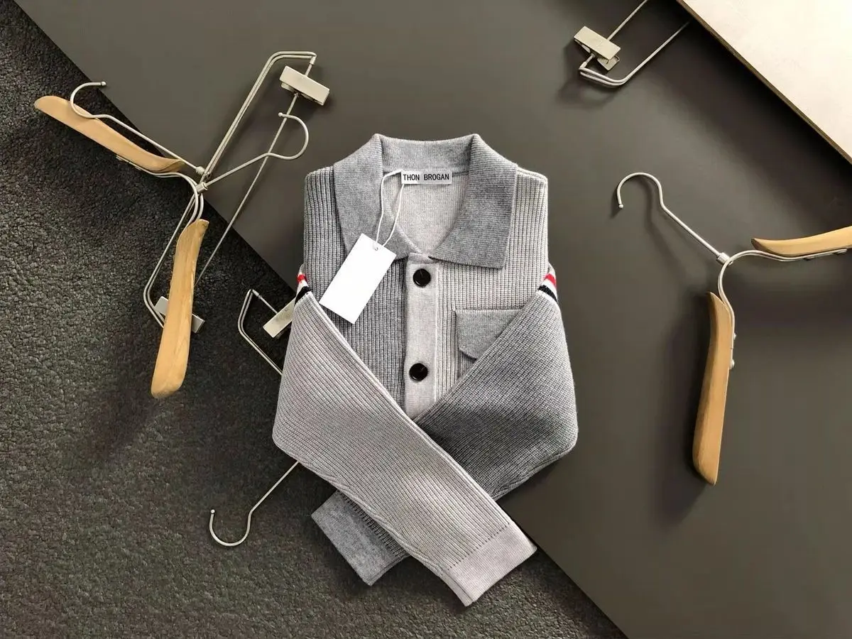 Autumn and winter trend color matching long-sleeved knitted sweater 2025 new men's fashion splicing contrasting color sweater