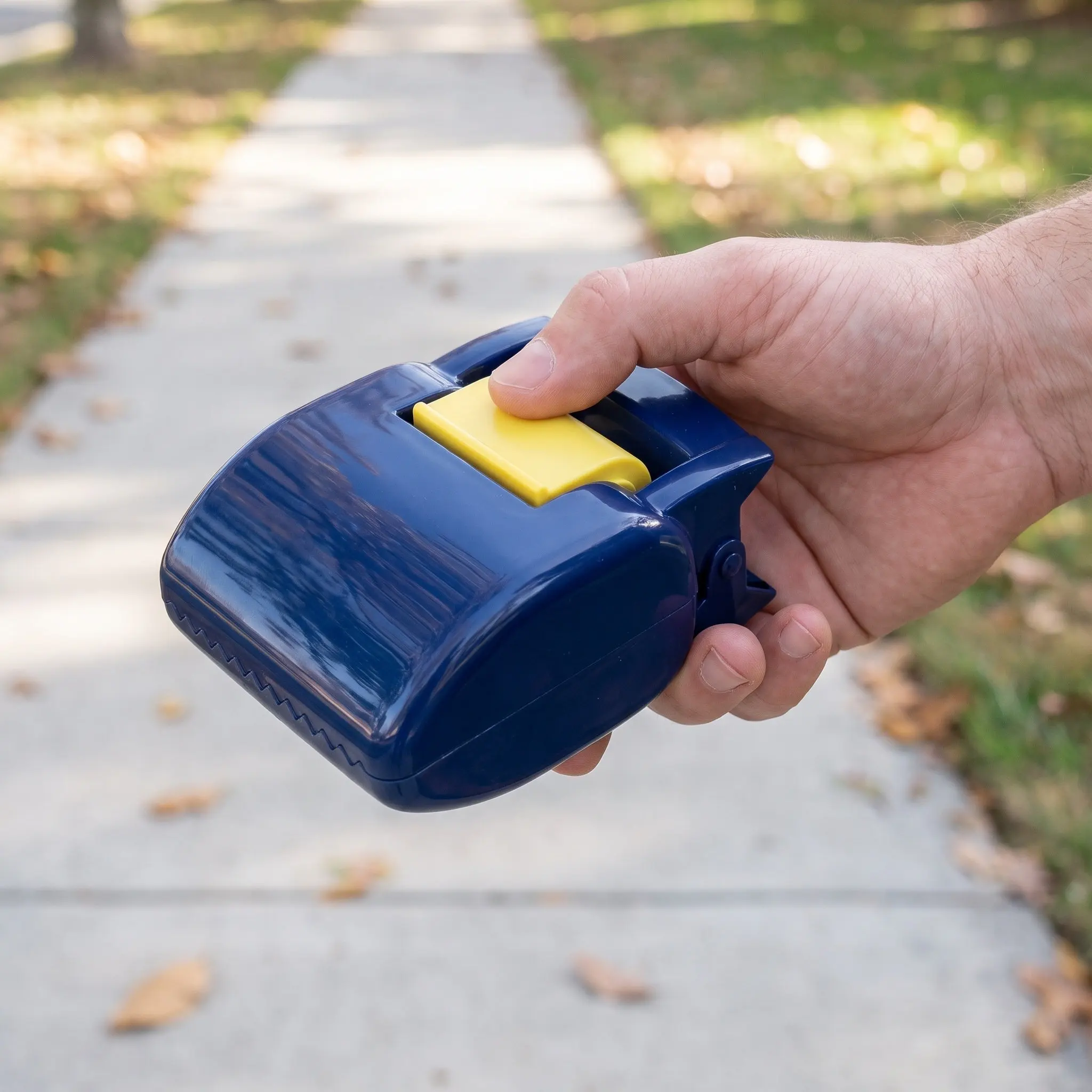 Pet Litter Picker Outdoor Plastic Shovel Clip Short Handle Small Clamp Disposable Bag Holder Portable Pooper Scooper Pet