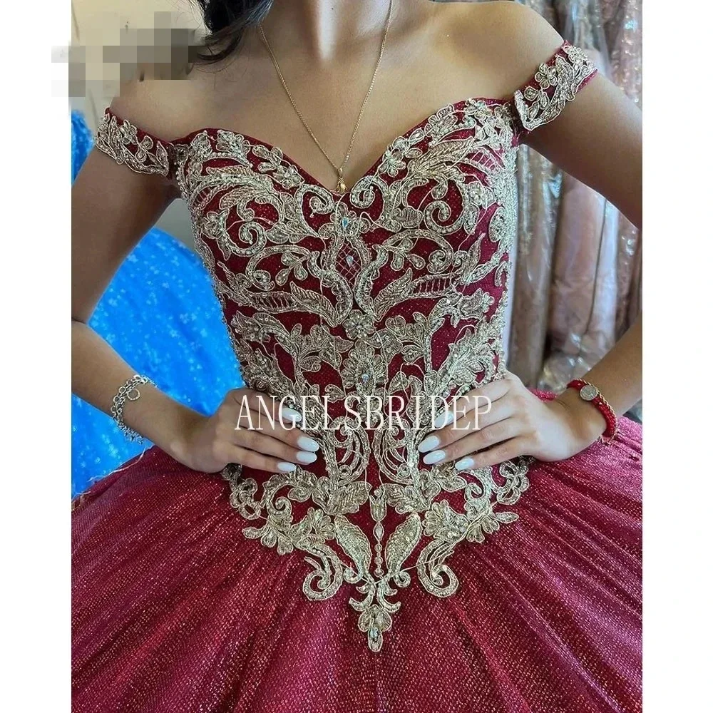 Robes de Quinceanera de robe de Rhexquises, appliques d'or kly, manches rouges chaudes, robe de 15 ans, corset personnalisé