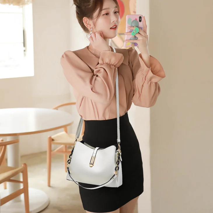 

Роскошная брендовая дизайнерская женская сумка, модная новая сумка на плечо, классическая большая вместительная сумка через плечо, маленькая квадратная сумка для поездок на работу