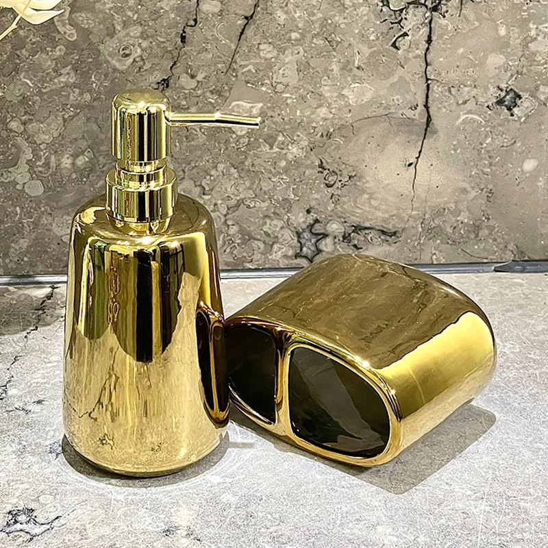 High-grade Electroplated Gold Ceramic Bathroom Accessories Set Hand Sanitizer Bottle Toothbrush Holder Home Bathroom Decoration