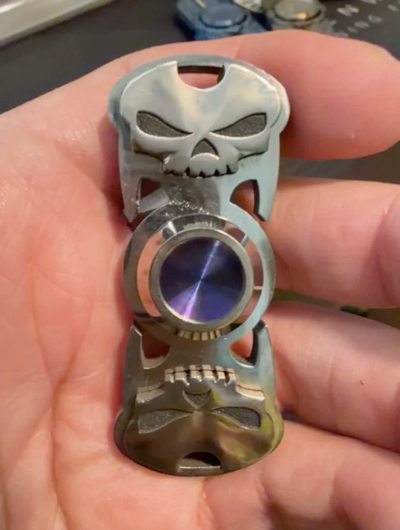 Used EDC Imported Edc Fingertip Gyro + Skull Shape Flynova Flying Spinner