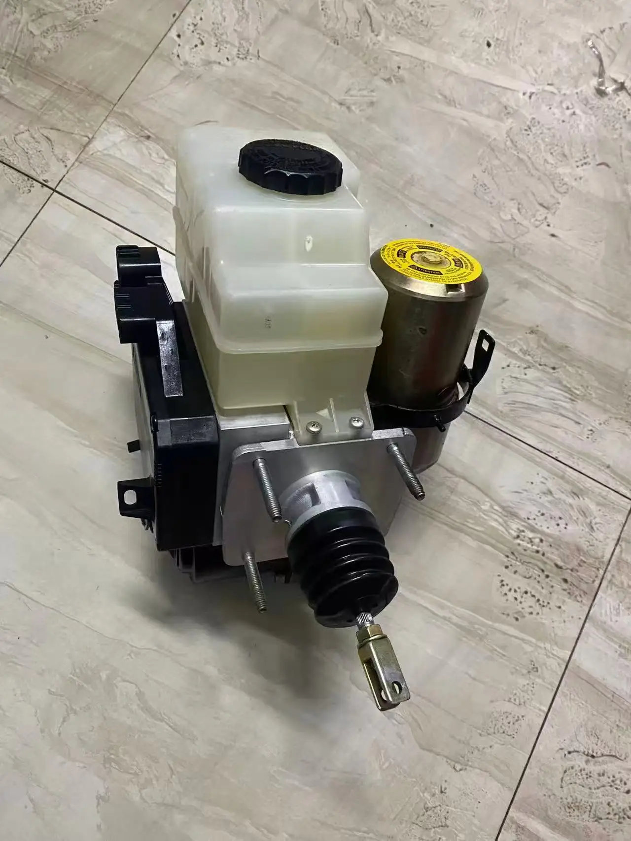 Original Brake Master Pump Anti-lock Braking System Pump 47050-60010 For  Land Cruiser 100 LX470 1998-2007 47050-60012