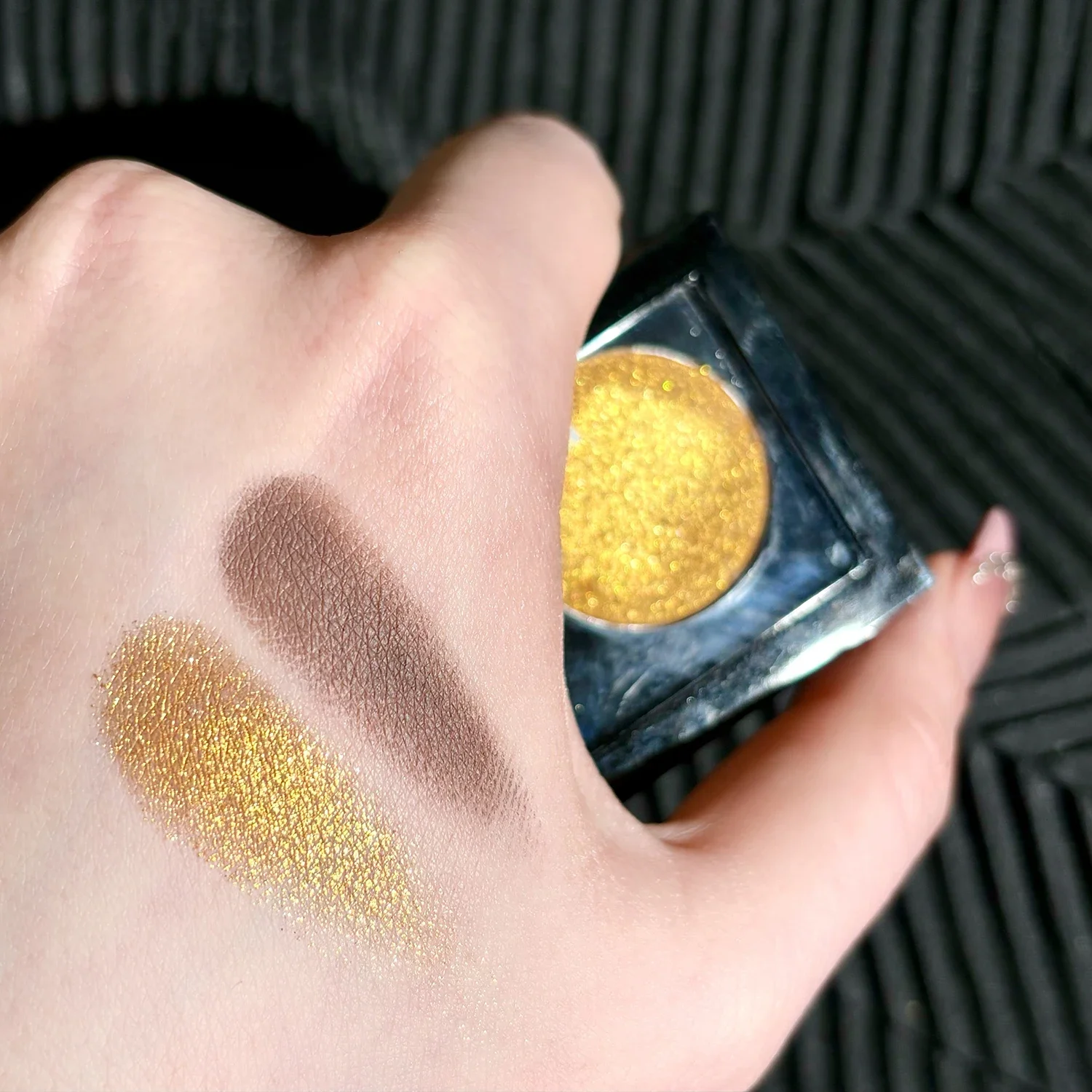 Zweifarbige Lake Blue Lidschatten-Palette, mattbraun, goldfarben, metallischer Glitzer, erhellt die Augen, Pigment-Make-up-Kosmetik