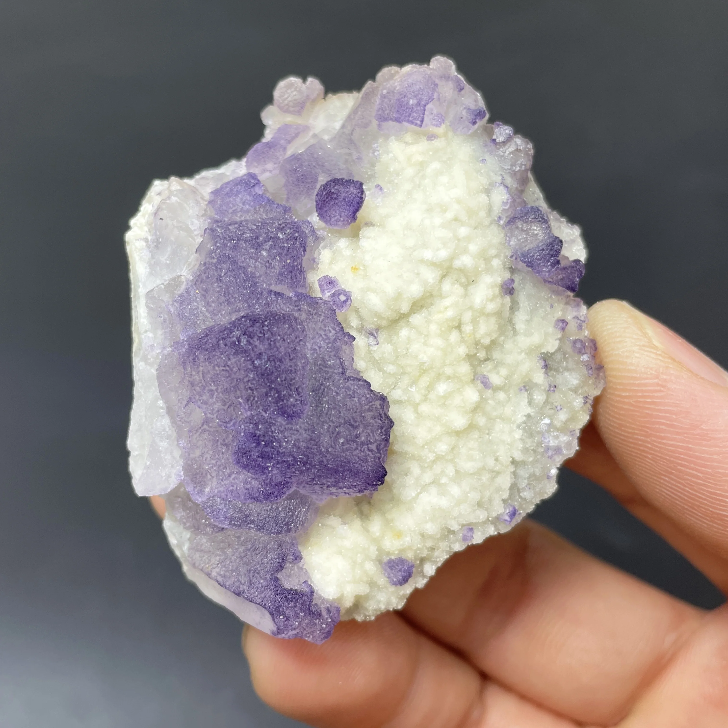 الصين الطبيعية الأرجواني فلوريت مع كريستال الكوارتز المعدنية الأصلي التدريس عينة الريكي أحجار استشفاء ديكور المنزل FP1-13