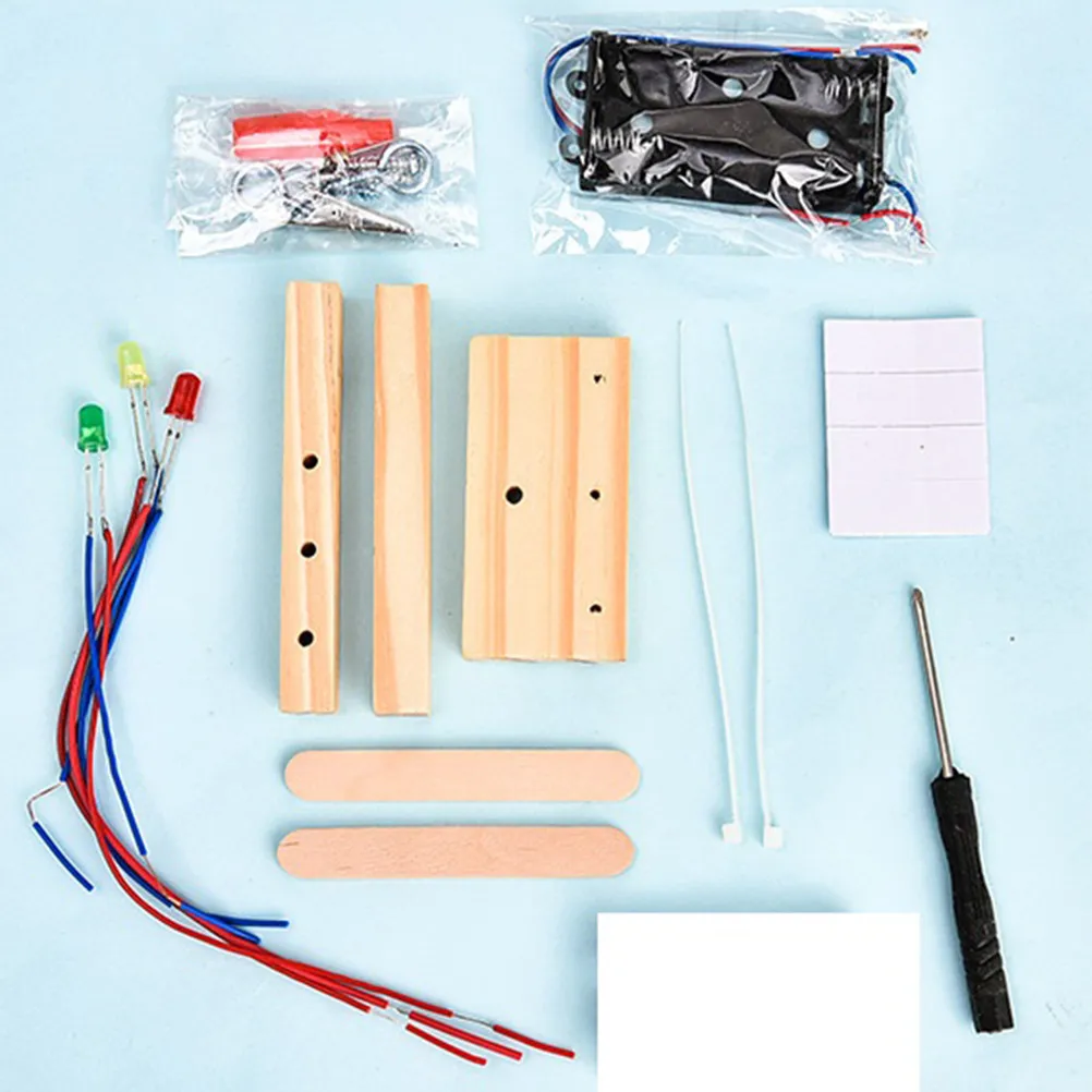DIY Educational Traffic Signal Light Kit for Kids – Science Experiment Set to Learn Road Safety & Basic Circuits