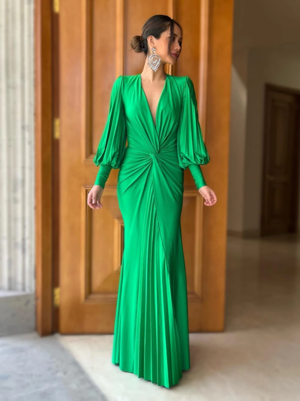 Modphy Sexy profondo scollo a V pieghe maniche lunghe Maxi vestito donna verde lanterna manica pieghe abiti elegante sera partito pista abito